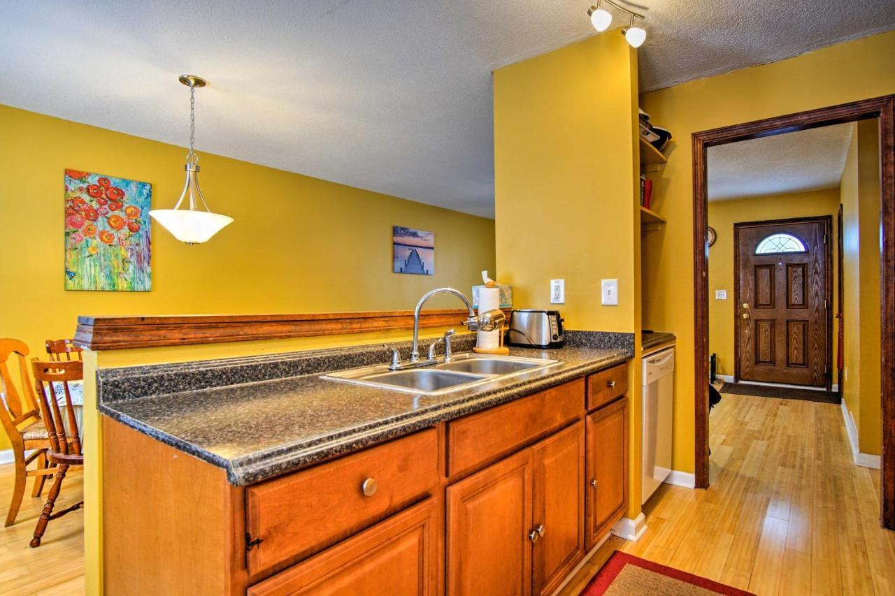 Wooded Twin Lakes Retreat 13 Mi To Lake Michigan! Extérieur photo