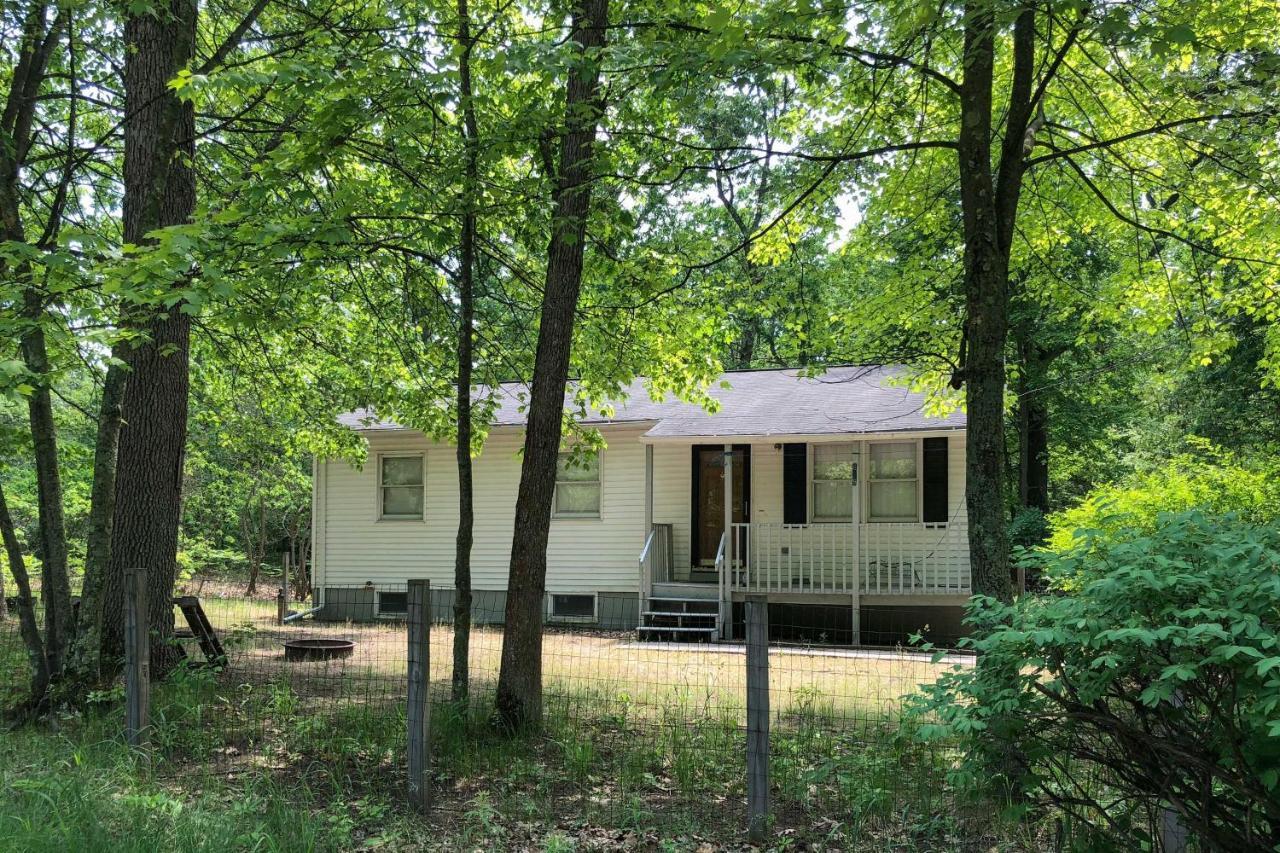 Wooded Twin Lakes Retreat 13 Mi To Lake Michigan! Extérieur photo