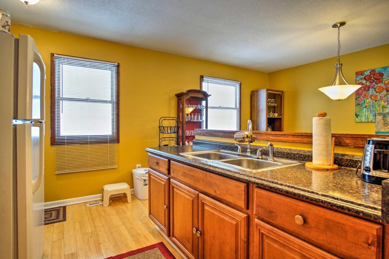 Wooded Twin Lakes Retreat 13 Mi To Lake Michigan! Extérieur photo
