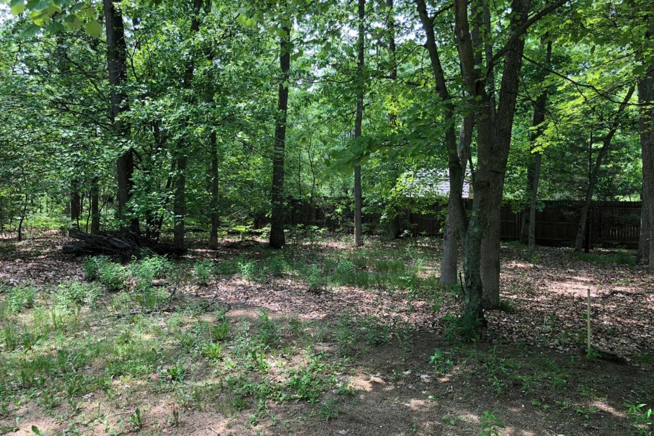 Wooded Twin Lakes Retreat 13 Mi To Lake Michigan! Extérieur photo