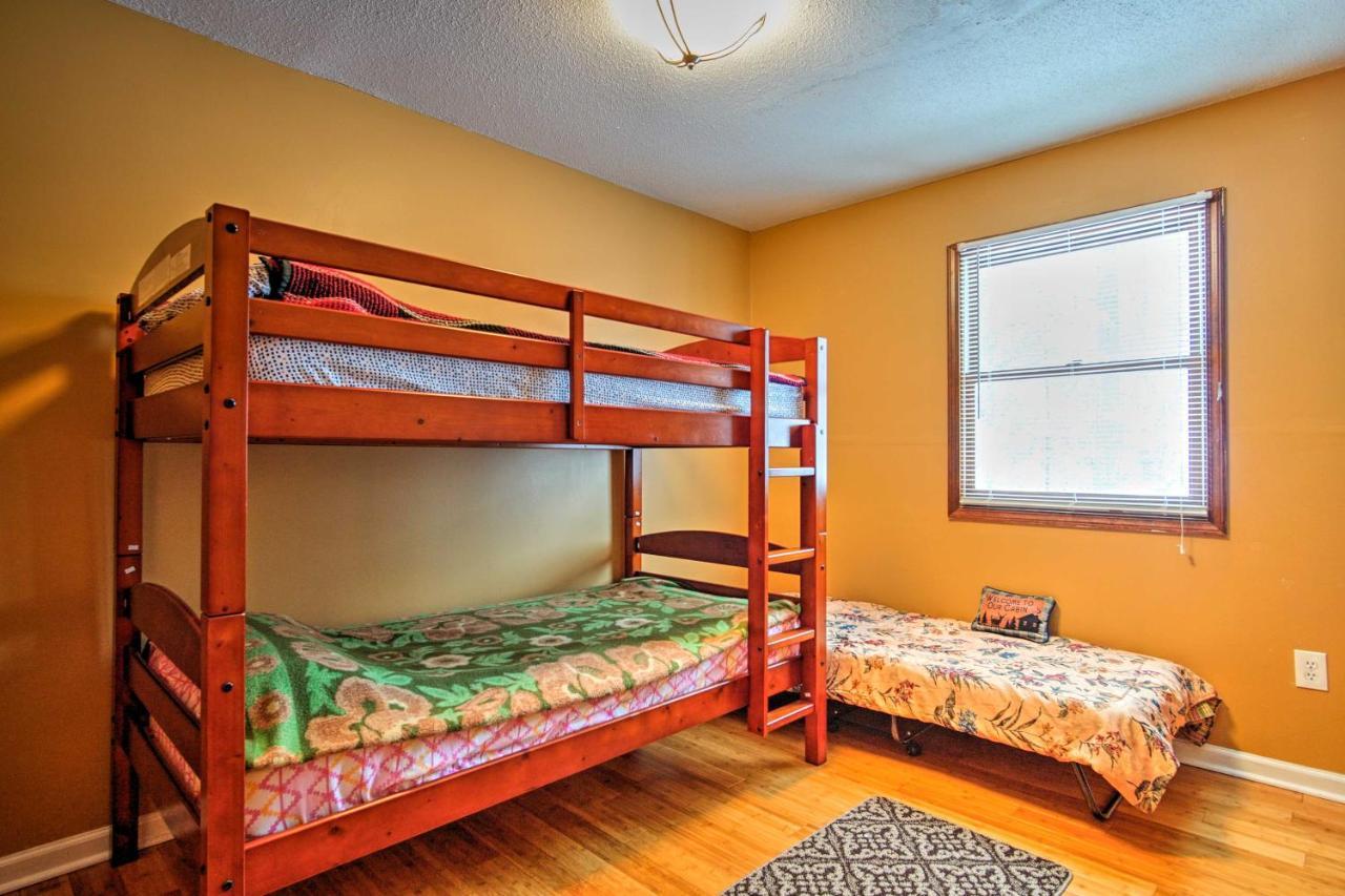 Wooded Twin Lakes Retreat 13 Mi To Lake Michigan! Extérieur photo